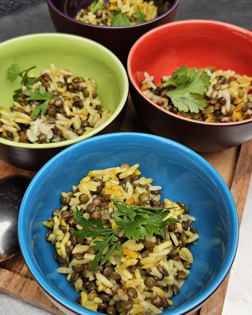 Moujadara libanaise – riz aux lentilles et oignons caramélisés