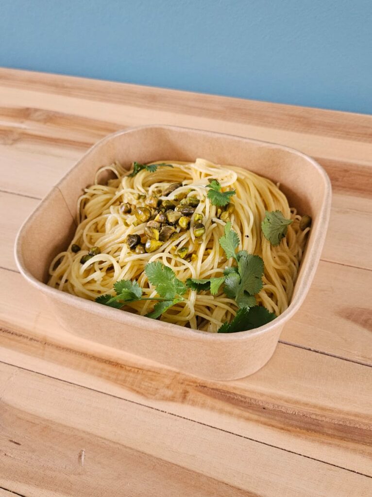 Capellini au citron, pistache & coriandre